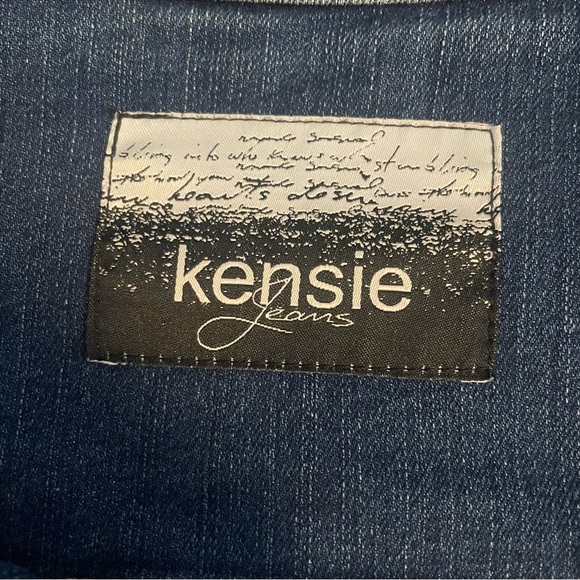 Kensie Jeans jacket-size medium. - Picture 7 of 7